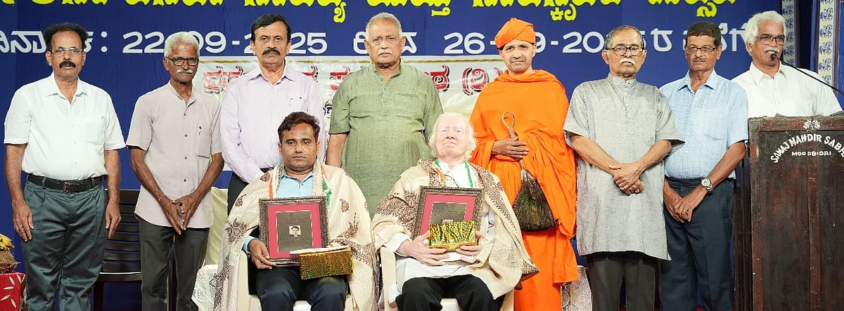 ಪ್ರಶಸ್ತಿಗಾಗಿ ಬರೆದರೆ ಸಾಹಿತ್ಯ ಸೇವೆ ಆಗದು: ಸಾಹಿತಿ ಪ್ರೇಮಶೇಖರ