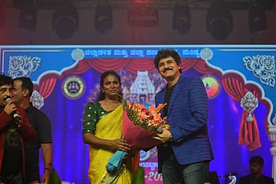 ಶ್ರೀರಂಗಪಟ್ಟಣ ದಸರಾ ಕಾರ್ಯಕ್ರಮದಲ್ಲಿ ಮೊದಲ ದಿನವಾದ ಗುರುವಾರ ಹಿನ್ನೆಲೆ ಗಾಯಕ ರಾಜೇಶ್‌ ಕೃಷ್ಣನ್‌ ಮತ್ತು ತಂಡ ಸಂಗೀತ ಕಾರ್ಯಕ್ರಮ ನಡೆಸಿಕೊಟ್ಟಿತು. ರಾಜೇಶ್‌ ಅವರ ಸುಮಧುರ ಗಾಯನಕ್ಕೆ ಪ್ರೇಕ್ಷಕರು ಮನಸೋತರು