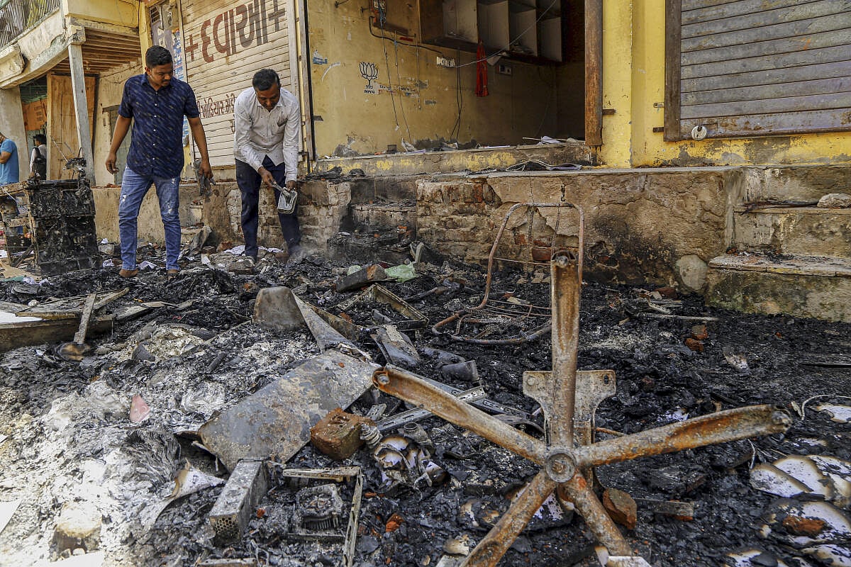 ಗುಜರಾತ್ | ಆಕ್ಷೇಪಾರ್ಹ ಪೋಸ್ಟ್: ಅಂಗಡಿ, ವಾಹನಗಳಿಗೆ ಹಾನಿ, 60 ಮಂದಿ ವಶ