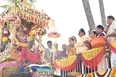 ಶ್ರೀರಂಗಪಟ್ಟಣ ದಸರಾ: ಜಂಬೂಸವಾರಿ ಮೆರವಣಿಗೆಗೆ ಟಿ.ಎಸ್‌.ನಾಗಾಭರಣ ಚಾಲನೆ