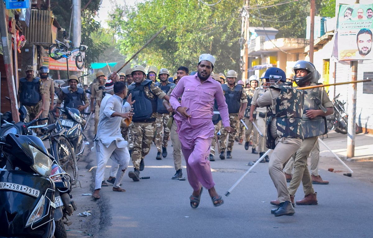 ‘ಐ ಲವ್ ಮಹಮ್ಮದ್’ ಜಾಥಾಗೆ ಸಿಗದ ಅನುಮತಿ |ಬರೇಲಿಯಲ್ಲಿ ಹಿಂಸಾಚಾರ: ಹಲವರ ಬಂಧನ