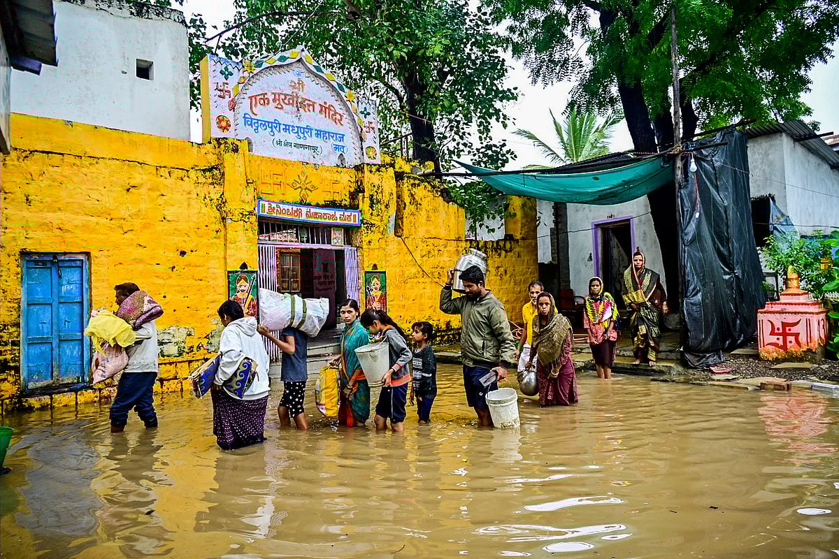 Karnataka Rains: ‘ಕಲ್ಯಾಣ’ದಲ್ಲಿ ಮುಂದುವರಿದ ವರುಣಾರ್ಭಟ