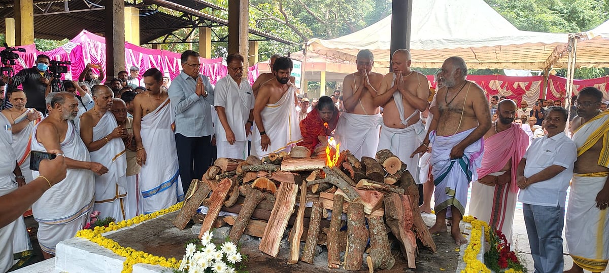 ಮೈಸೂರಲ್ಲಿ ಎಸ್.ಎಲ್. ಭೈರಪ್ಪ ಅಂತಿಮ ಸಂಸ್ಕಾರ: ಗಣ್ಯರು ಭಾಗಿ