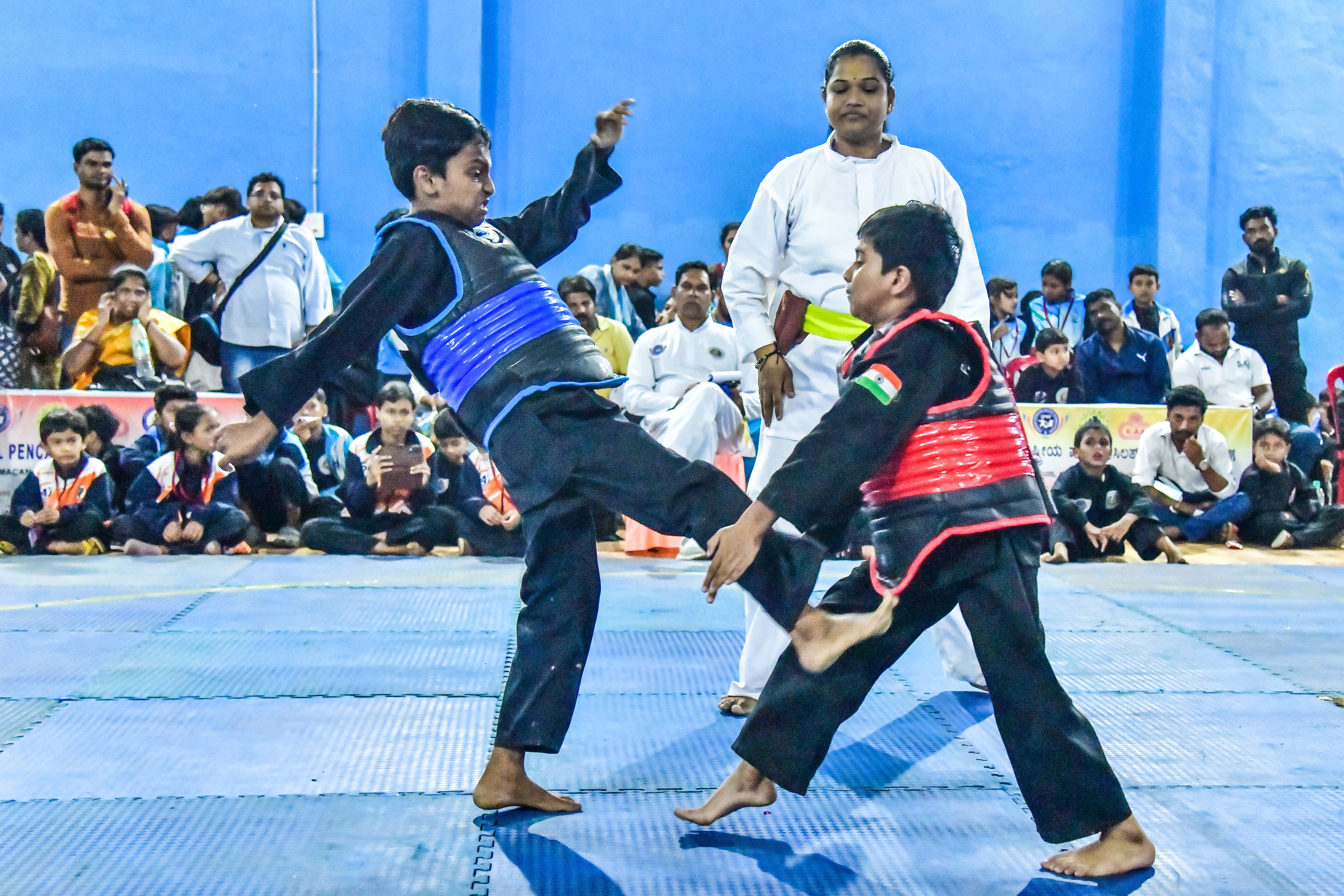 ರಾಷ್ಟ್ರೀಯ ಪೆಂಕಾಕ್ ಸಿಲತ್ ಕ್ರೀಡಾಕೂಟದಲ್ಲಿ ಕ್ರೀಡಾಪಟುಗಳ ಪೈಪೋಟಿಯ ಕ್ಷಣ –ಪ್ರಜಾವಾಣಿ ಚಿತ್ರ/ಭರತ್ ಕಂದಕೂರ