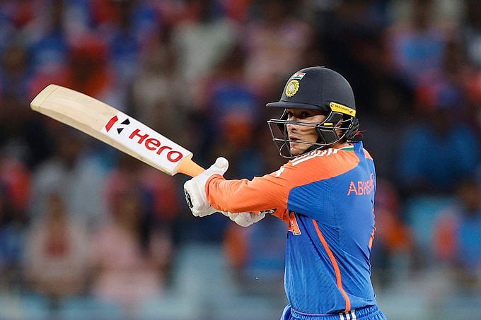 ಶ್ರೀಲಂಕಾ ವಿರುದ್ಧವೂ ಅಬ್ಬರದ ಅರ್ಧಶತಕ: ಏಷ್ಯಾ ಕಪ್‌ನಲ್ಲಿ ದಾಖಲೆ ಬರೆದ ಅಭಿಷೇಕ್