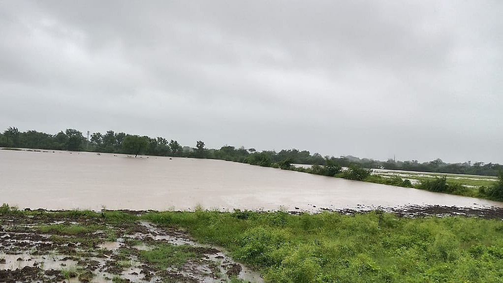 ಮುಂದುವರಿದ ಮಳೆ; ಮತ್ತೆ ಮುಳುಗಿದ ದಂಡೋತಿ ಸೇತುವೆ: ಜನ ಜೀವನ ‌ಅಸ್ತವ್ಯಸ್ತ