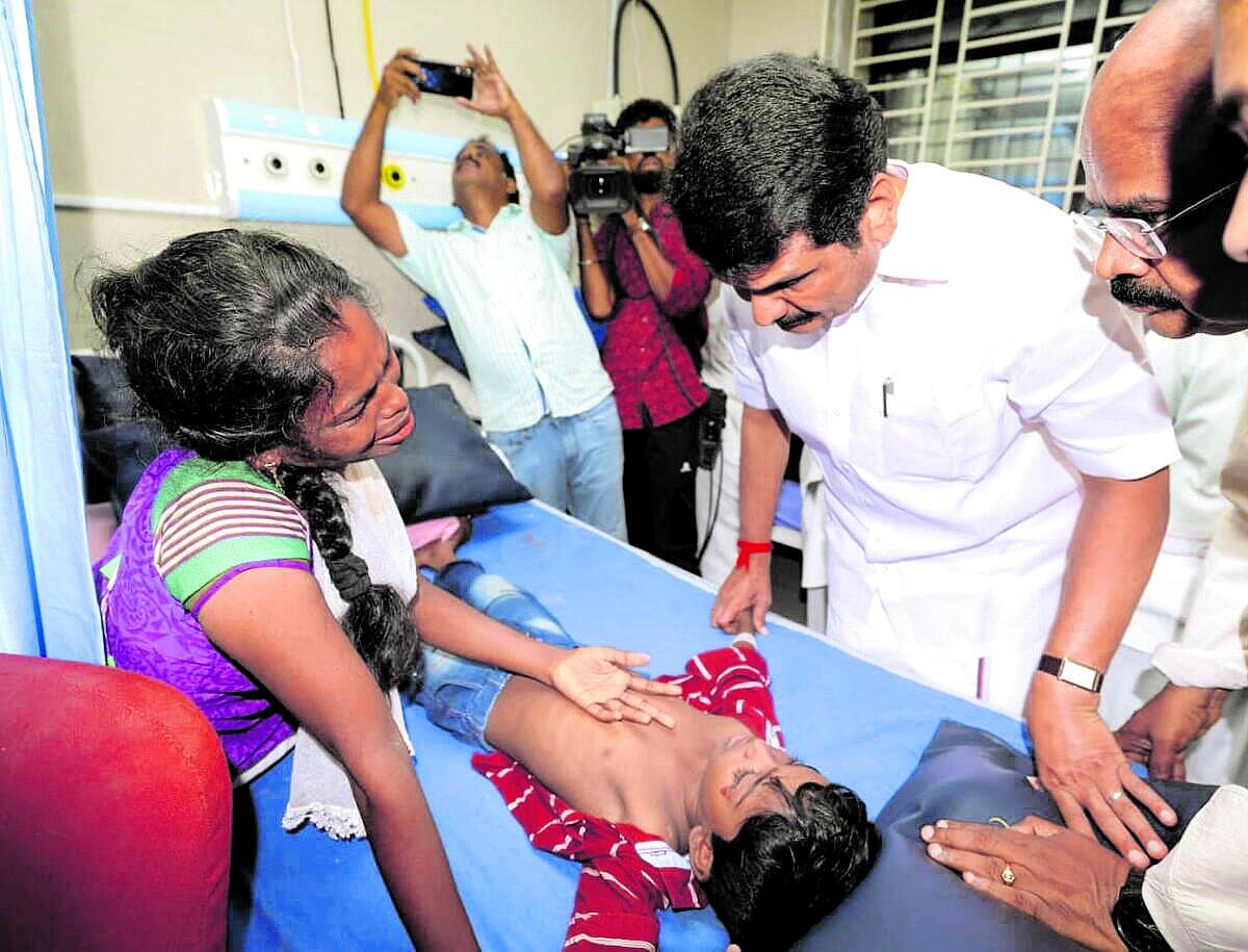 TVK Vijay Rally Stampede: ಮುಗಿಲು ಮುಟ್ಟಿದ ಆಕ್ರಂದನ