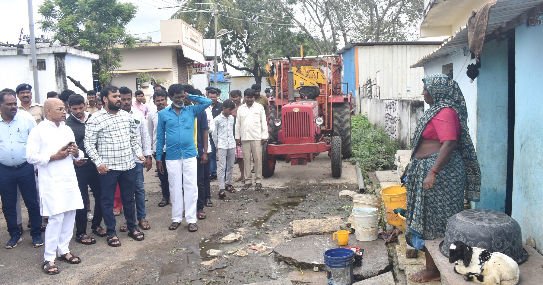 ಸೇಡಂ ತಾಲ್ಲೂಕು ತೆಲ್ಕೂರ ಗ್ರಾಮದ ನೆರೆಪೀಡಿತ ಪ್ರದೇಶಕ್ಕೆ ಸಚಿವ ಡಾ.ಶರಣಪ್ರಕಾಶ ಪಾಟೀಲ ಭಾನುವಾರ ಭೇಟಿ ನೀಡಿದರು