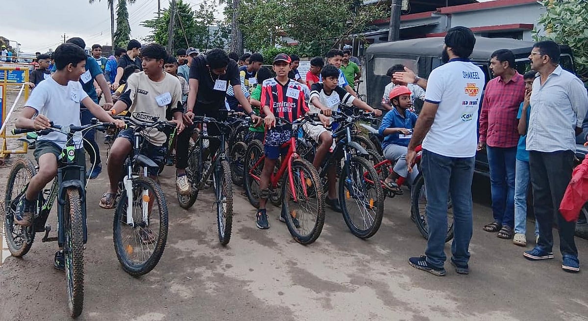 ಗೋಣಿಕೊಪ್ಪಲು:  ರೋಮಾಂಚನಕಾರಿ ಬೈಕ್ ಸ್ಟಂಟ್