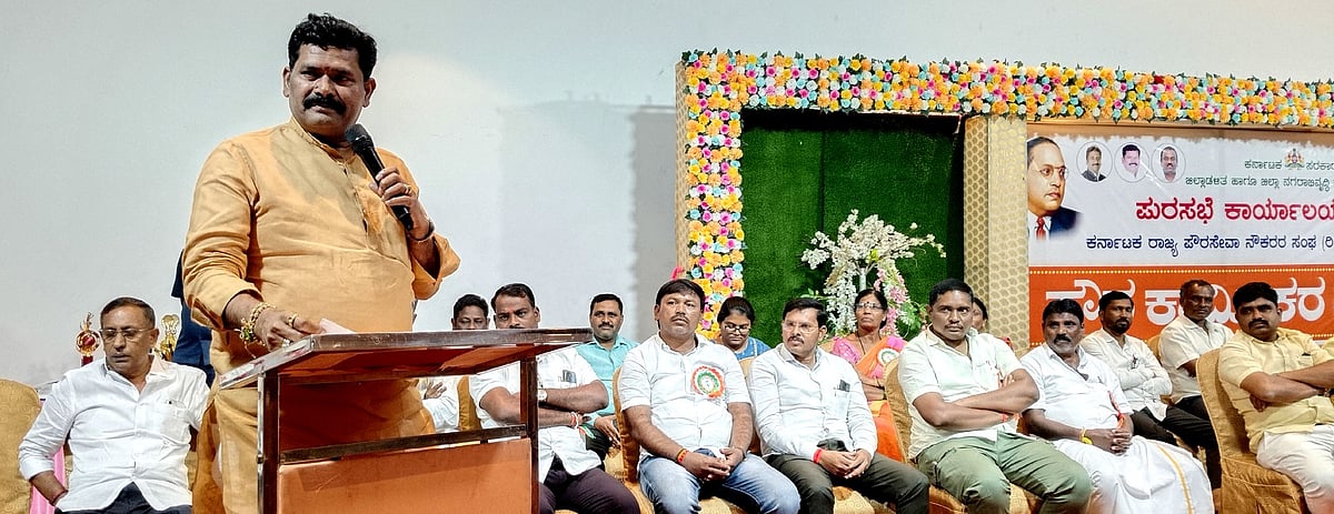 ಕಾರಟಗಿ | ‘ಪೌರಕಾರ್ಮಿಕರ ಸೇವೆ ಸ್ಮರಣೀಯ’