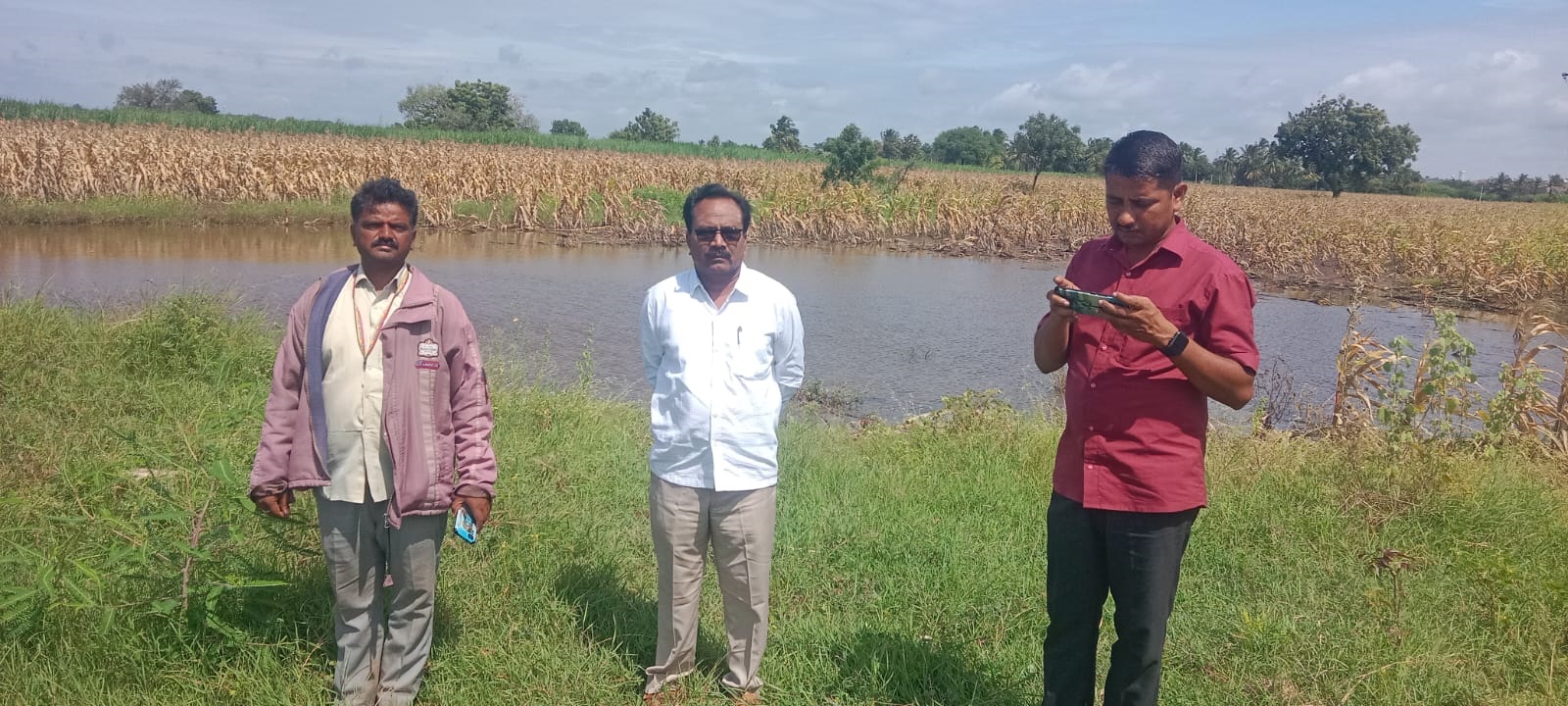 ಯಲಗೂರದಲ್ಲಿ ಮೆಕ್ಕೆಜೋಳ ಹೊಲದಲ್ಲಿ ಮಳೆ ನೀರು ನಿಂತಿರುವುದು