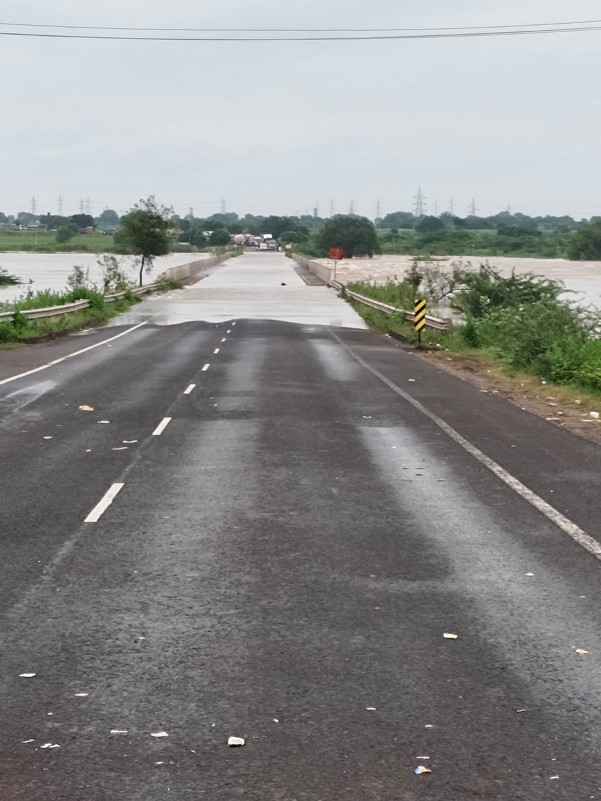 ಕಟ್ಟಿಸಂಗಾವಿಯ ಎರಡೂ ಸೇತುವೆಗಳು ಜಲಾವೃತ: ಬೀದರ-ಬೆಂಗಳೂರು ಹೆದ್ದಾರಿ ಬಂದ್