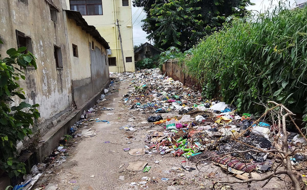 ಚನ್ನಪಟ್ಟಣ: ಜನರ ಉಪಯೋಗಕ್ಕೆ ಬಾರದ ಸಂಪರ್ಕ ರಸ್ತೆ!