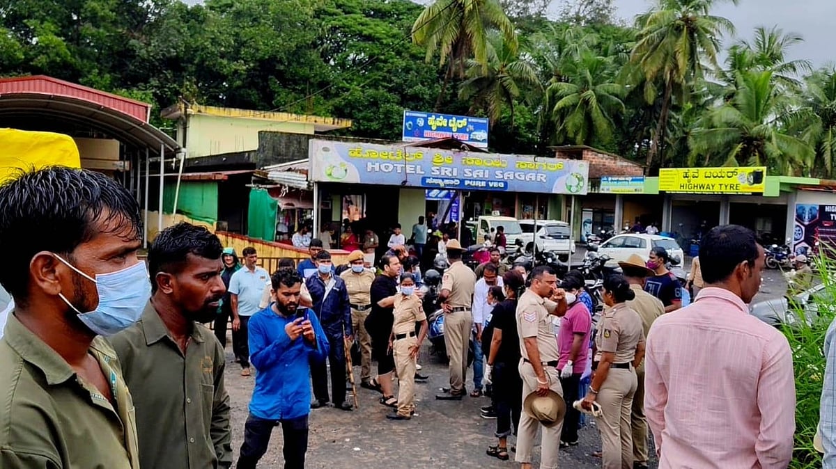 ಬ್ರಹ್ಮಾವರ: ಪ್ರಾಣಿ ಪಾಲನಾ ಘಟಕದ ಮೇಲೆ ಅಧಿಕಾರಿಗಳಿಂದ ದಾಳಿ