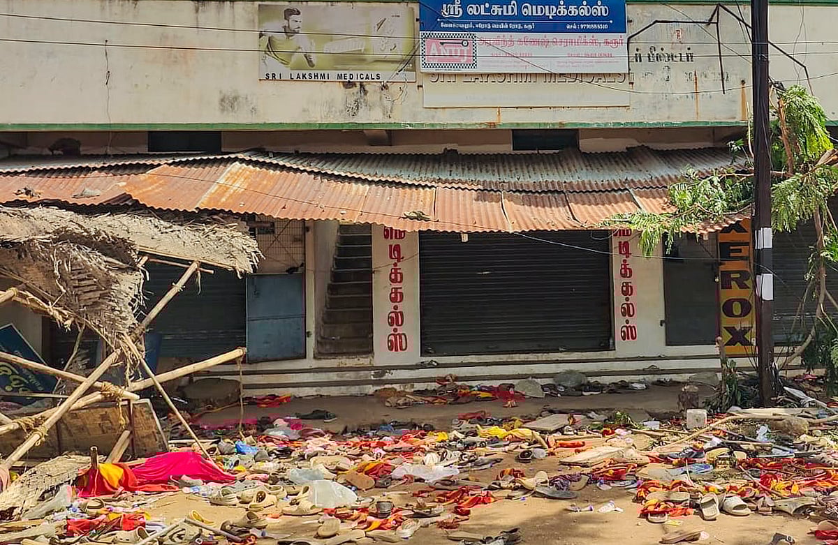 ಕರೂರು ಕಾಲ್ತುಳಿತ ದುರಂತ | ಪ್ರಚಾರ ವಾಹನದಲ್ಲಿ ಅಧಿಕ ಸಮಯ ಇದ್ದ ವಿಜಯ್‌: FIR