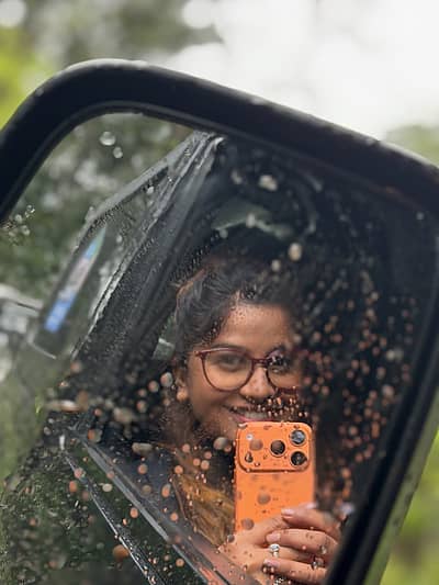 ಪತಿ ಜೊತೆಗೆ ಟ್ರ್ಯಾಕ್ಟರ್‌ನಲ್ಲಿ ಸುತ್ತಾಡಿ ಖುಷಿ ಪಟ್ಟಿದ್ದಾರೆ.