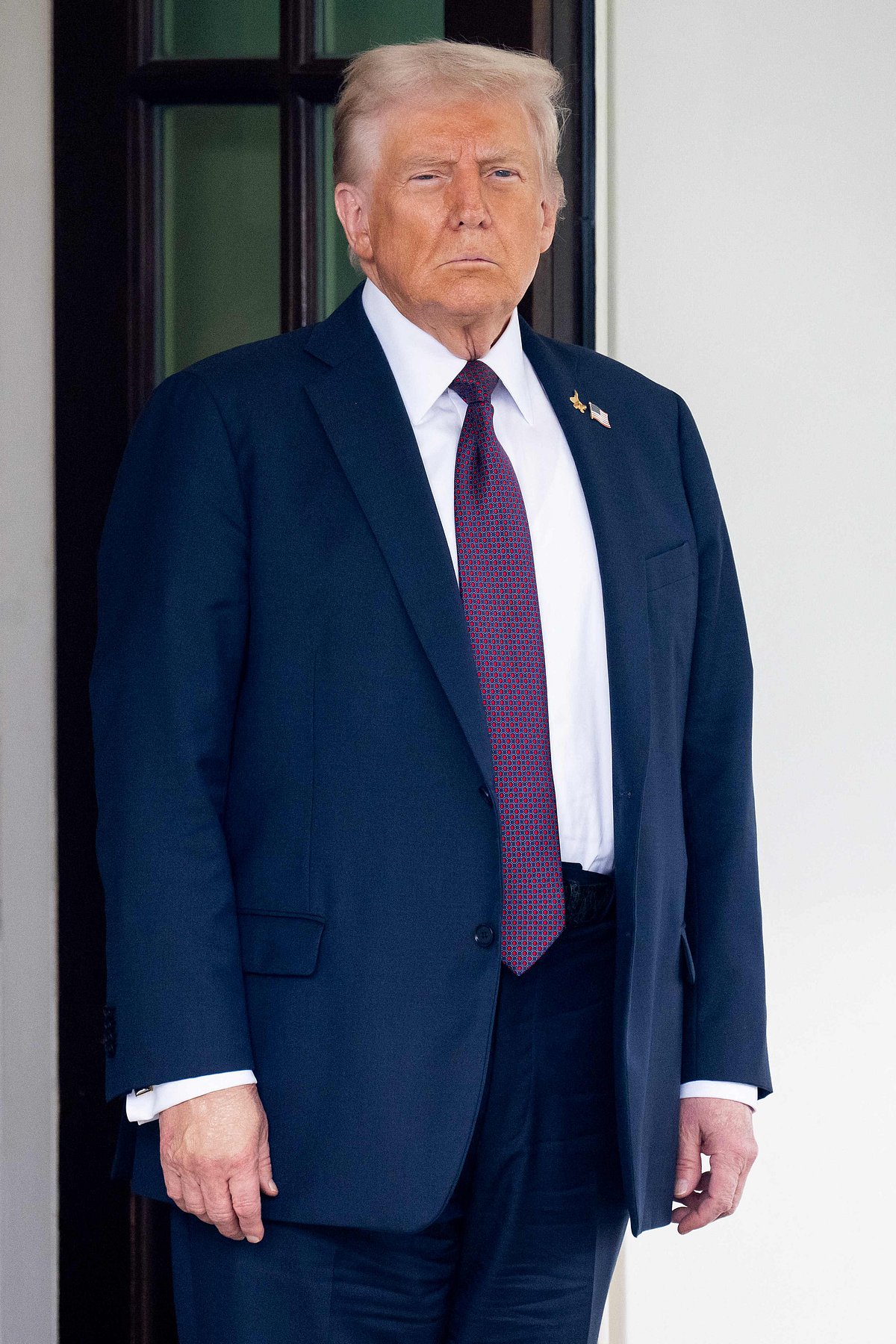 ಅಮೆರಿಕದ ಹೊರಗೆ ತಯಾರಾಗುವ ಸಿನಿಮಾಗಳಿಗೆ ಶೇ. 100 ಸುಂಕ ವಿಧಿಸಿದ ಟ್ರಂಪ್!