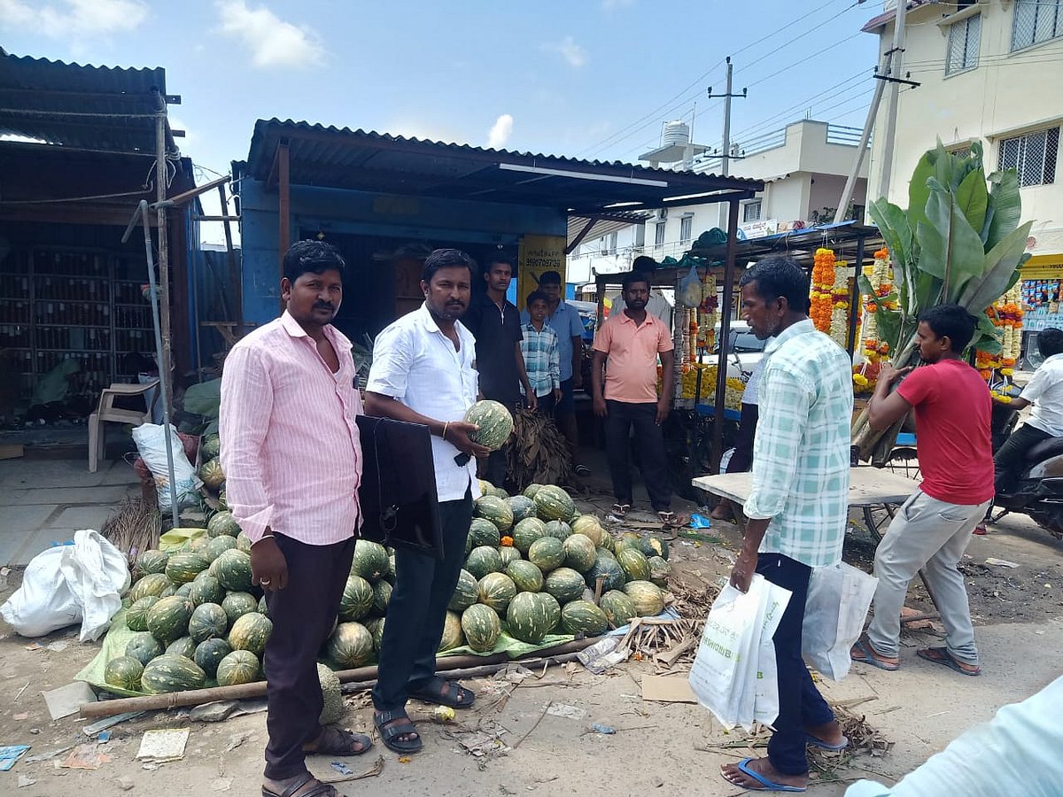 ಸೈದಾಪುರ |ಆಯುಧ ಪೂಜೆಗೆ ಅತಿವೃಷ್ಟಿಯ ಹೊಡೆತ: ಬೆಲೆ ಕಡಿಮೆ, ವ್ಯಾಪಾರ ಕುಂಠಿತ
