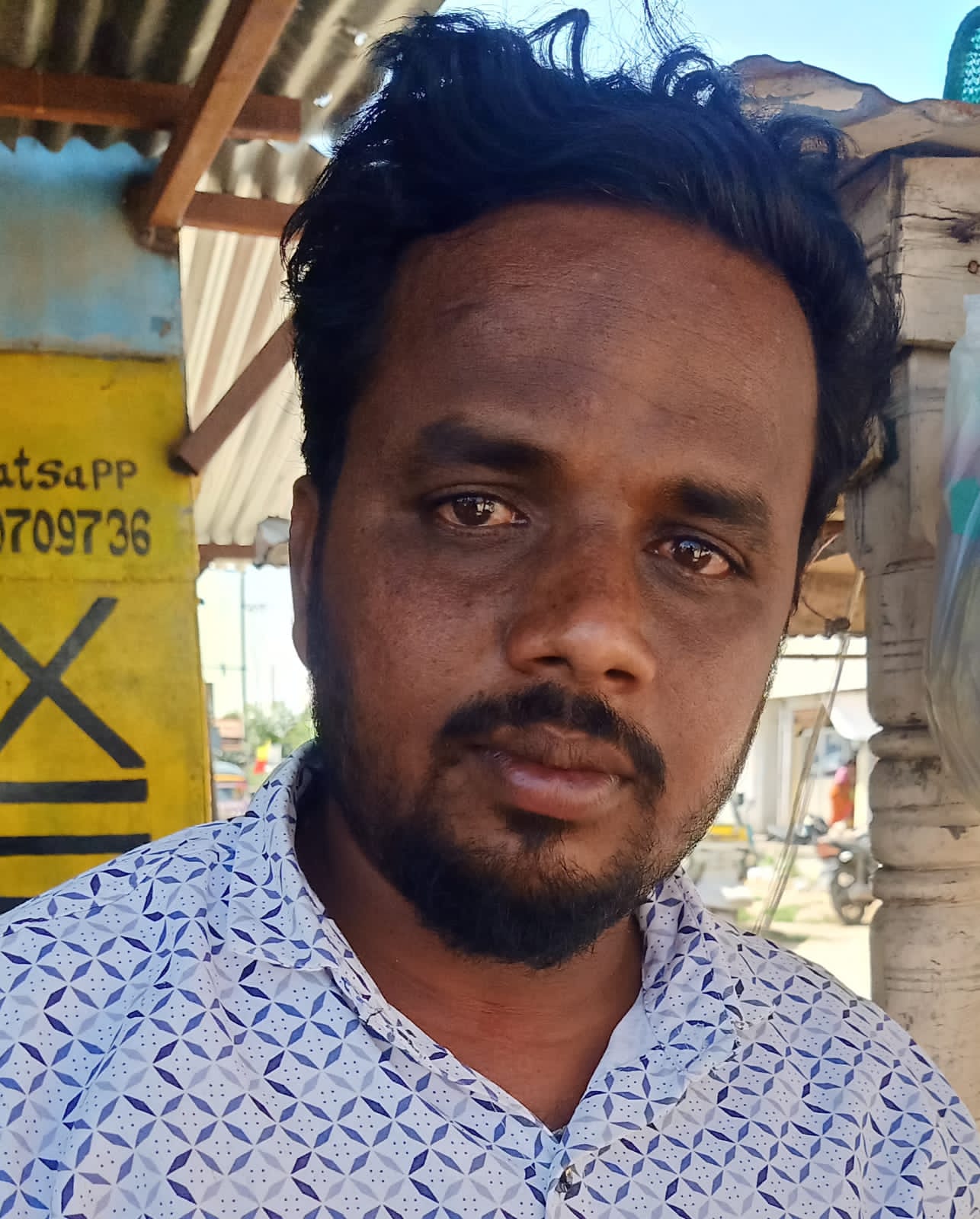 ಮಹೇಶ ಬೈರನಳ್ಳಿ ಸೈದಾಪುರ ಹೂವಿನ ವ್ಯಾಪಾರಿ