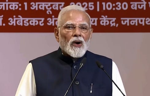 ಸವಾಲುಗಳ ನಡುವೆಯೂ ಆರ್‌ಎಸ್‌ಎಸ್ ಬಲಿಷ್ಠವಾಗಿದೆ: ಪ್ರಧಾನಿ ಮೋದಿ ಶ್ಲಾಘನೆ