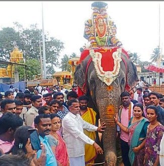  ಗಡ್ಡದನಾಯಕನಹಳ್ಳಿ: ನವರಾತ್ರಿ ಸಂಭ್ರಮ