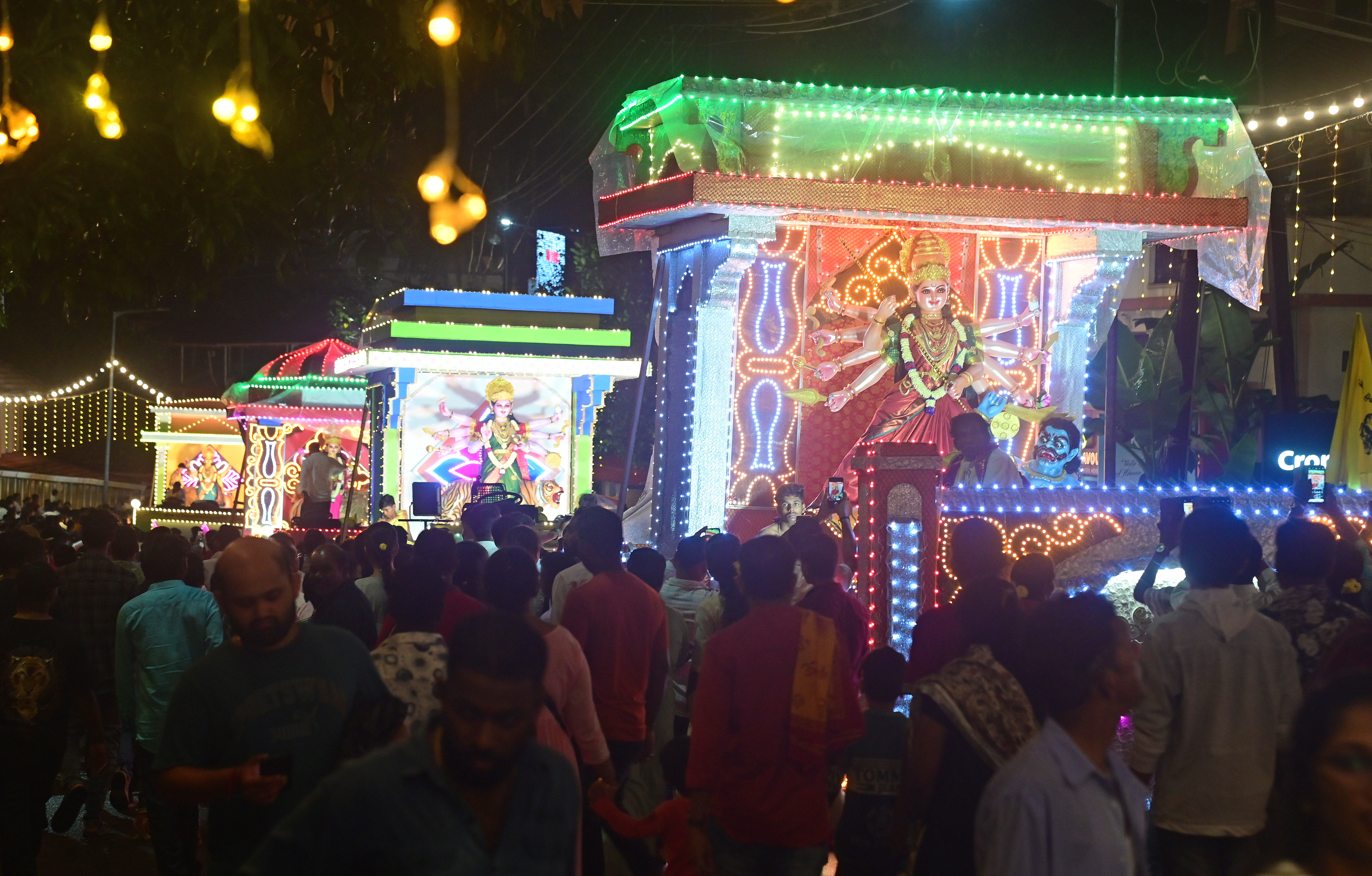 ಮಂಗಳೂರು ದಸರಾ  ಪ್ರಯುಕ್ತ ನವದುರ್ಗೆಯರ ಶೋಭಾಯಾತ್ರೆ ಗುರುವಾರ ನಡೆಯಿತು ಪ್ರಜಾವಾಣಿ ಚಿತ್ರ 