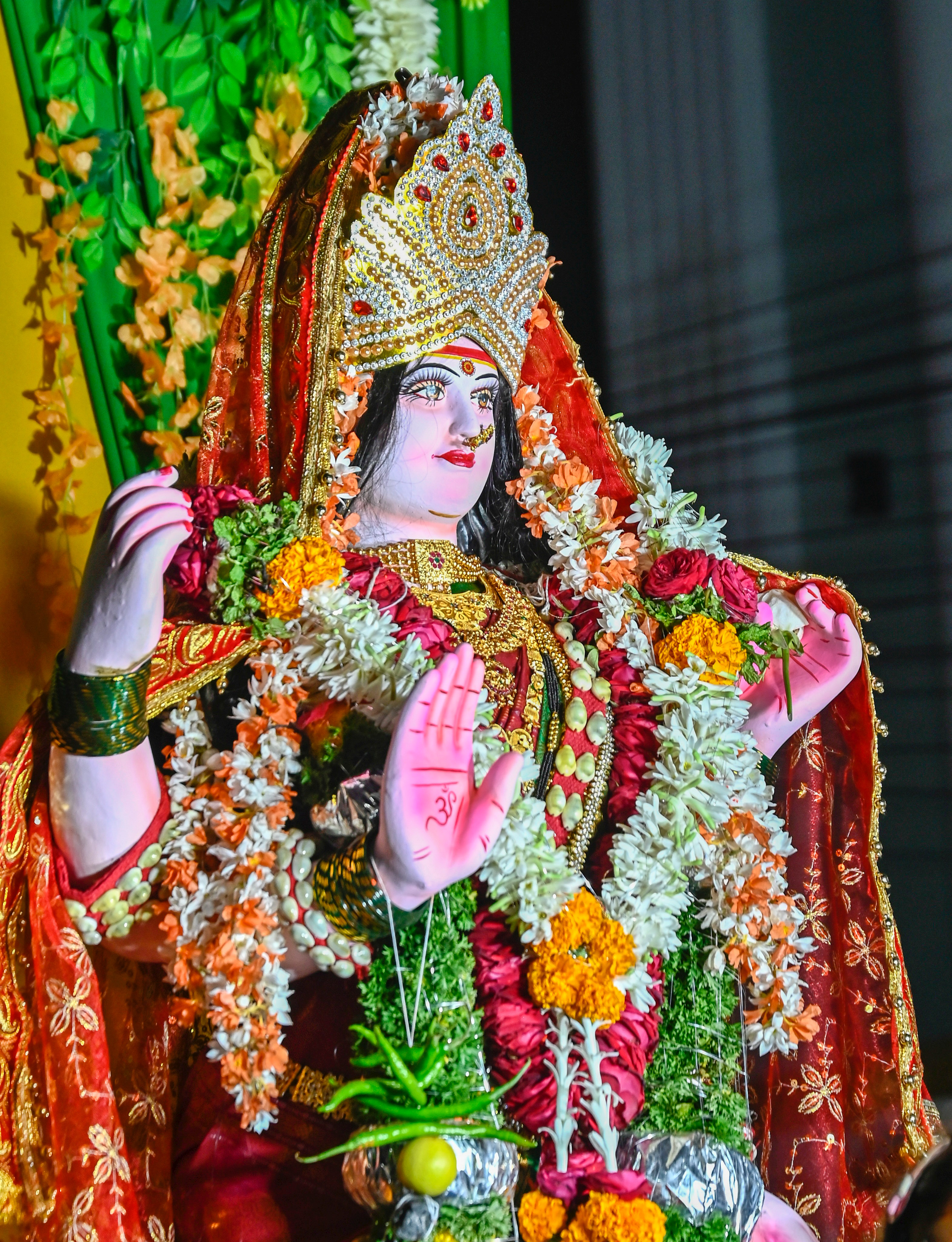 ಕಲಬುರಗಿಯ ಸ್ಟೇಷನ್‌ ಬಜಾರ್‌ ಸಮೀಪದ ಅಂಬಾ ಭವಾನಿ ದೇವಸ್ಥಾನದಲ್ಲಿ ಪ್ರತಿಷ್ಠಾಪಿಸಿದ್ದ ದೇವಿ ಮೂರ್ತಿ ಪ್ರಜಾವಾಣಿ ಚಿತ್ರ
