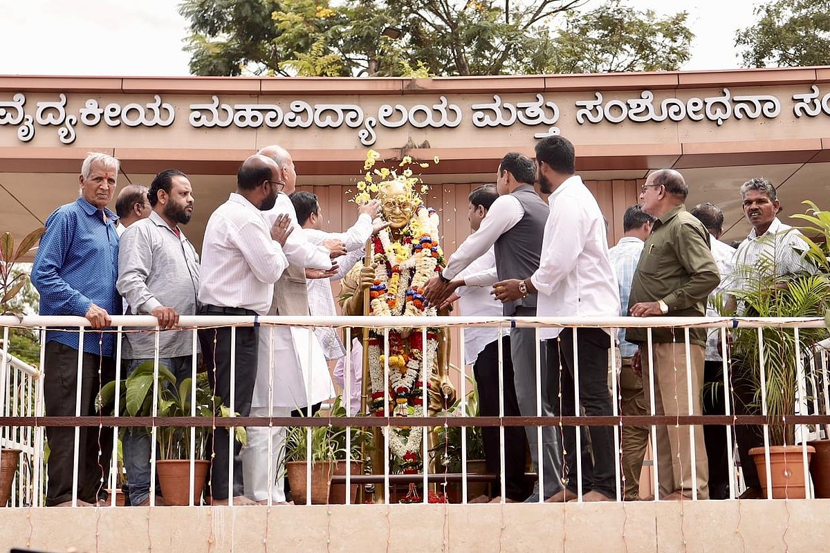 ಹುಬ್ಬಳ್ಳಿ: ಗಾಂಧೀಜಿ, ಶಾಸ್ತ್ರೀಜಿ ಸಂದೇಶ ಸ್ಮರಣೆ