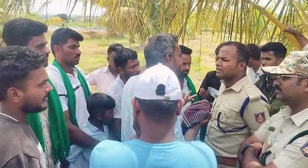 ಗುಂಡ್ಲುಪೇಟೆ | ಅರಣ್ಯಾಧಿಕಾರಿಗಳ ವಿರುದ್ದ ರೈತರ ಆಕ್ರೋಶ