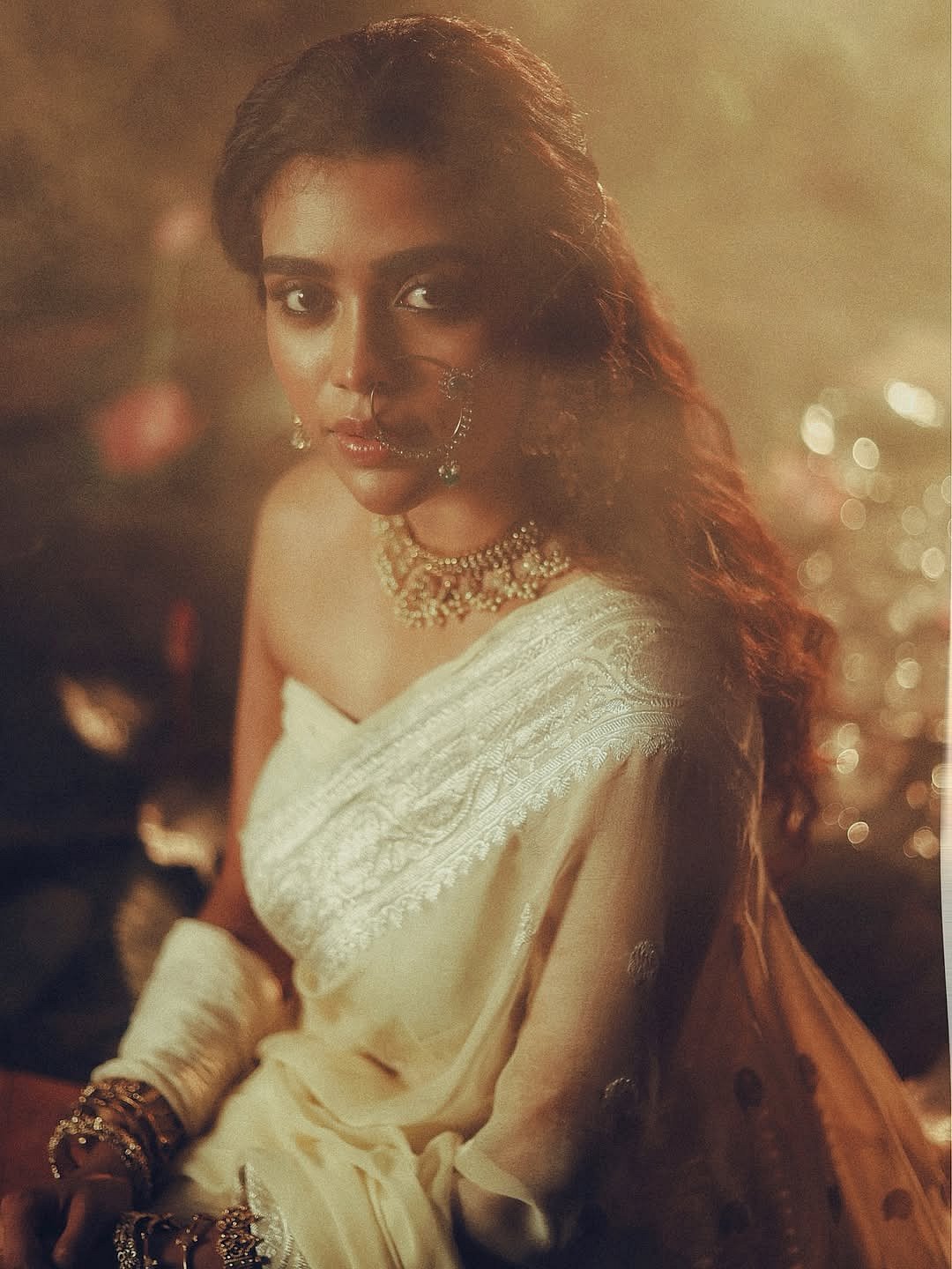 ವಿಭಿನ್ನ ಲುಕ್‌ನಲ್ಲಿ ರಾಣಿಯಂತೆ ಕಂಗೊಳಿಸಿದ ನಟಿ ಶ್ರುತಿ ಮಗಳು ಗೌರಿ