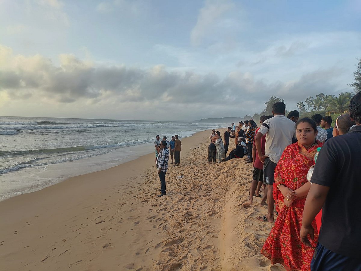 ದಸರಾ ರಜೆ ಕಳೆಯಲು ಹೋಗಿ ಸಮುದ್ರ ಪಾಲಾದ ಕುಟುಂಬ: ಮೂವರ ಸಾವು, ನಾಲ್ವರು ನಾಪತ್ತೆ