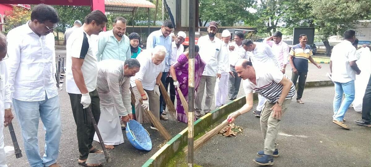 ಸ್ವಚ್ಛತೆ, ಶ್ರಮದಾನ ನಿರಂತರವಾಗಿರಲಿ: ಶಾಸಕ ಆರ್.ವಿ.ದೇಶಪಾಂಡೆ
