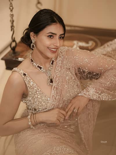 ಸೀರೆ ಫೋಟೊಗಳಿಗೆ ಅಭಿಮಾನಿಗಳು ಮೆಚ್ಚುಗೆ ವ್ಯಕ್ತಪಡಿಸಿದ್ದಾರೆ. 