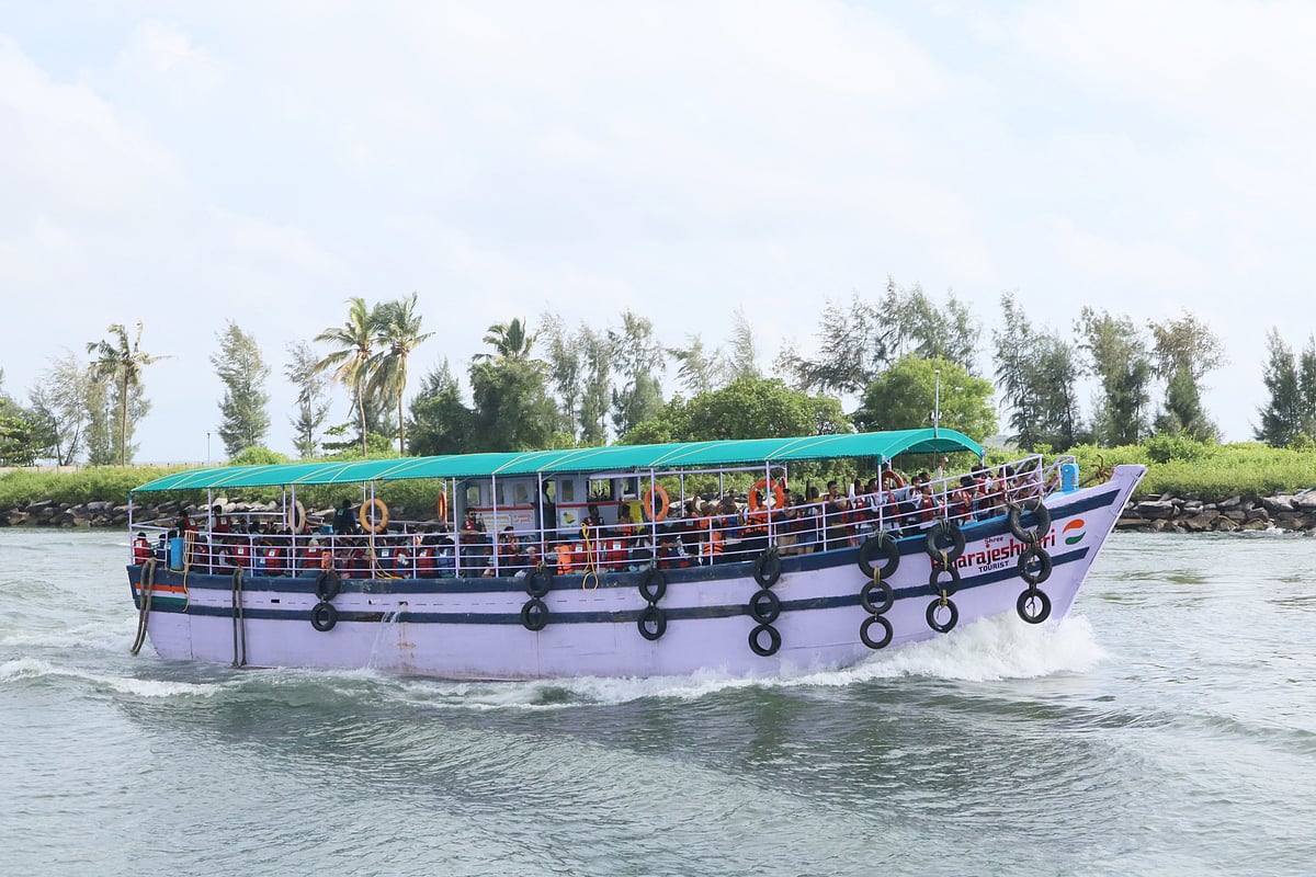 ಉಡುಪಿ | ಮತ್ತೆ ಗರಿಗೆದರಿದೆ ಬೀಚ್ ಪ್ರವಾಸೋದ್ಯಮ: ರಜಾದಿನಗಳಲ್ಲಿ ಪ್ರವಾಸಿಗರ ಮೋಜು