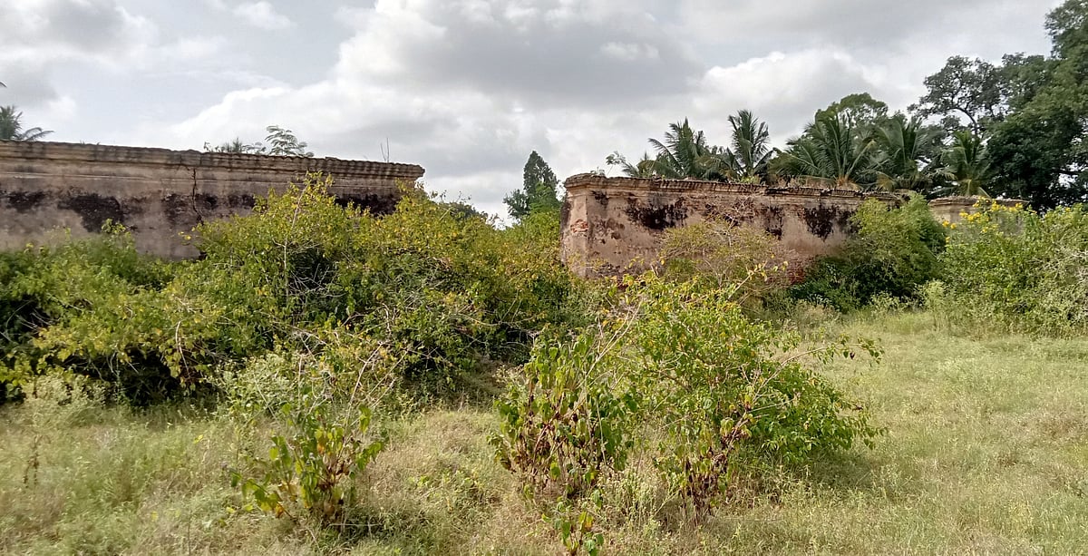 ಶ್ರೀರಂಗಪಟ್ಟಣ | ನಿರ್ಲಕ್ಷ: ಸೊರಗಿದ ‘ಗ್ಯಾರಿಸನ್ ಆಸ್ಪತ್ರೆ’