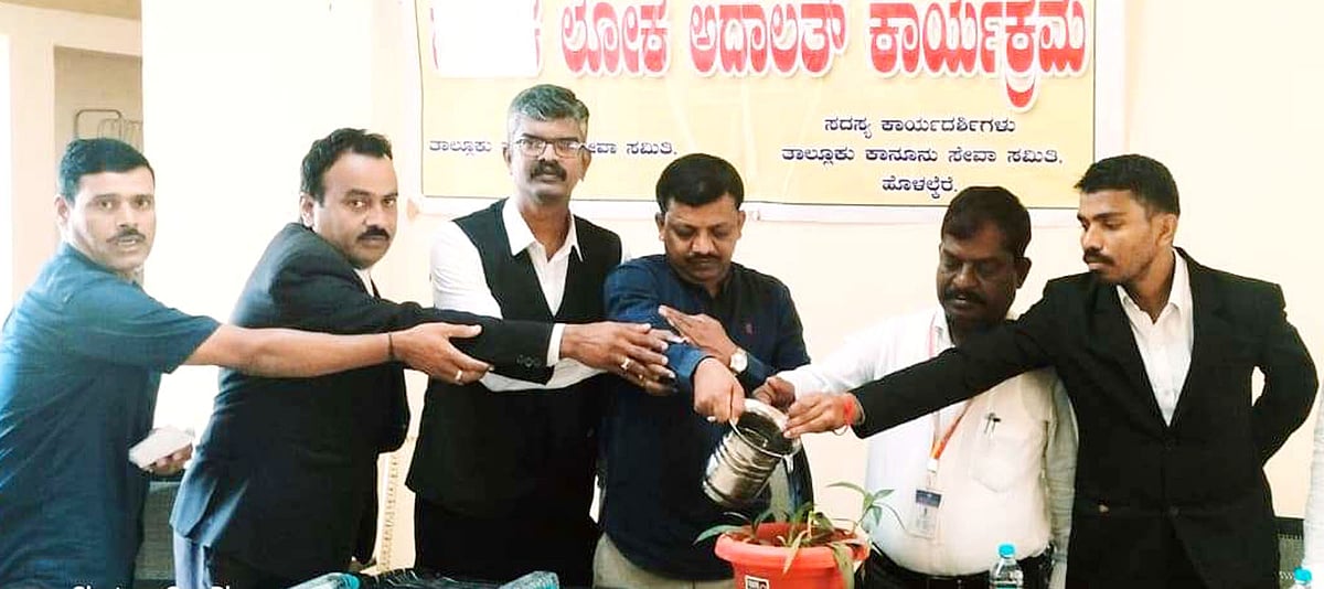 ಬಡವರಿಗೆ ಉಚಿತ ಕಾನೂನು ನೆರವು: ತಹಶೀಲ್ದಾರ್ ವಿಜಯ ಕುಮಾರ್