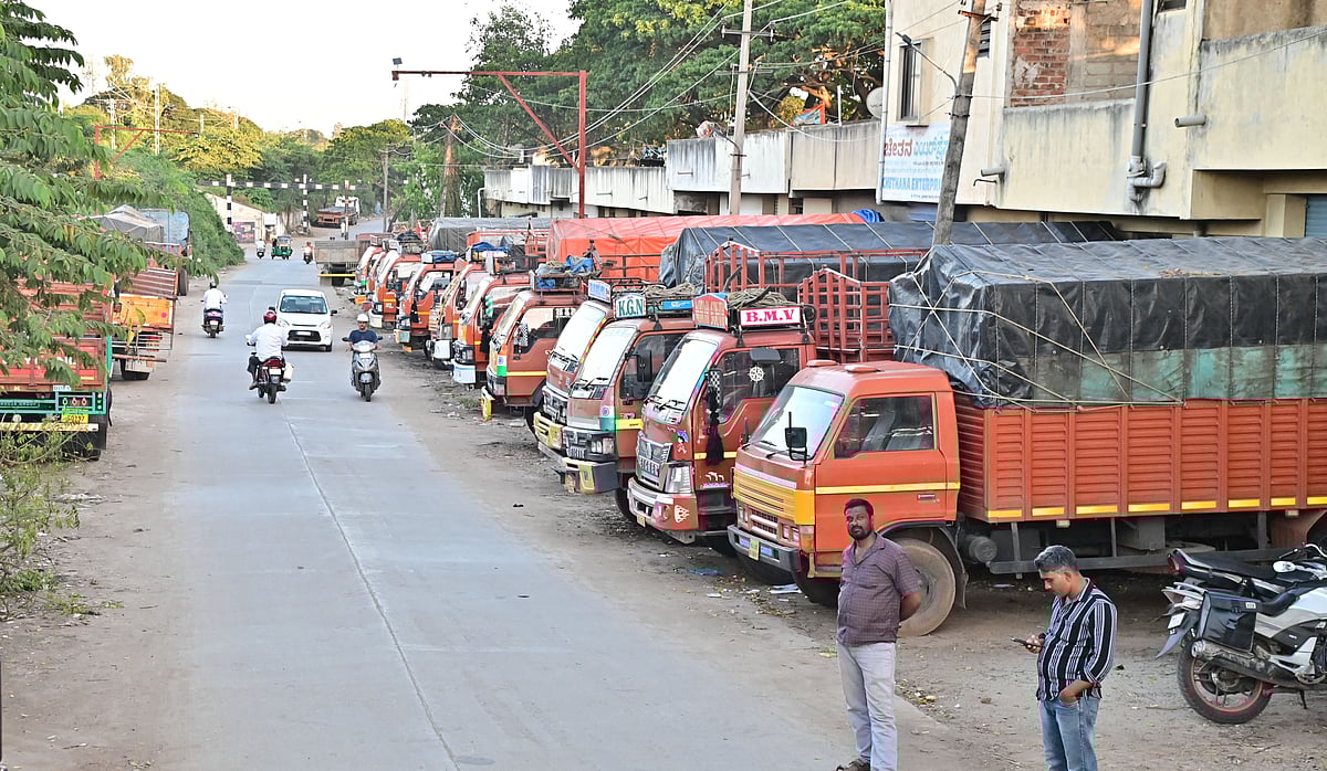ದಾವಣಗೆರೆ:ಟ್ರಕ್‌ ಟರ್ಮಿನಲ್‌ಗೆ ಸಿಗುತ್ತಿಲ್ಲ ಭೂಮಿ,ಈಡೇರುತ್ತಿಲ್ಲ ದಶಕಗಳ ಬೇಡಿಕೆ