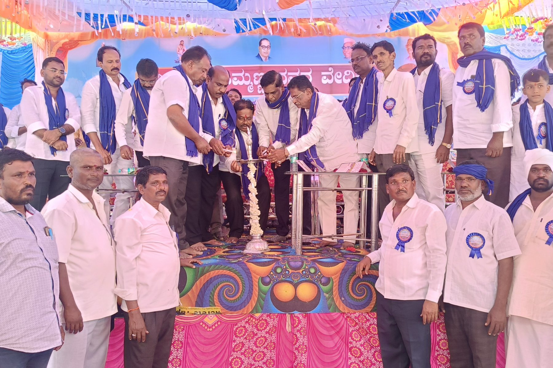 ಕವಿತಾಳದಲ್ಲಿ ಭಾನುವಾರ ನಡೆದ ಒಳ ಮೀಸಲು ಹೋರಾಟಗಾರರ ಅಭಿನಂದನಾ ಸಮಾರಂಭವನ್ನು ಗಣ್ಯರು ಉದ್ಘಾಟಿಸಿದರು