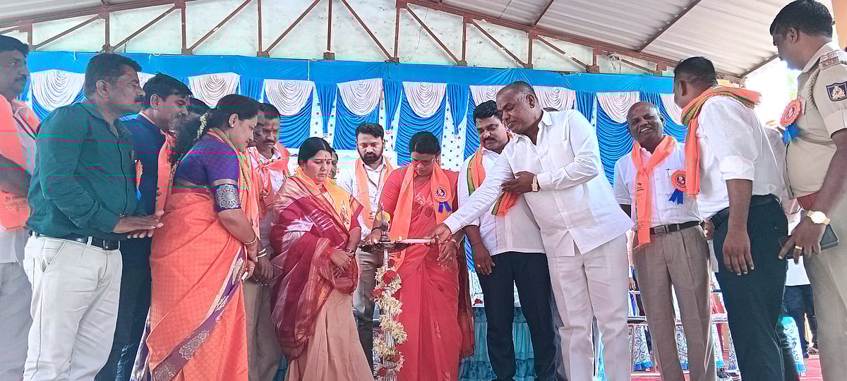 ದೇವದುರ್ಗ: ವಾಲ್ಮೀಕಿ ಸಮಾಜದವರು ಮೌಢ್ಯದಿಂದ ಹೊರಬನ್ನಿ