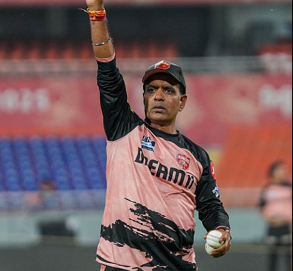 ಪಂಜಾಬ್ ಬೌಲಿಂಗ್ ಕೋಚ್ ಹುದ್ದೆಗೆ ಕನ್ನಡಿಗ ಜೋಶಿ ದಿಢೀರ್ ರಾಜೀನಾಮೆ: ಕಾರಣವೇನು?