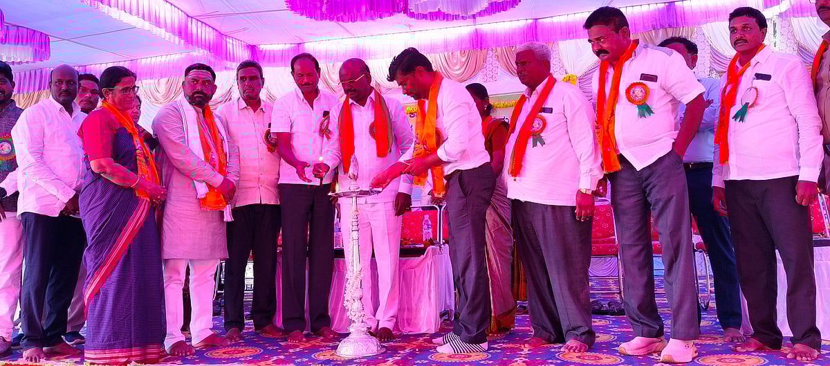 ಲಿಂಗಸುಗೂರು |ವಾಲ್ಮೀಕಿ ಜೀವನ ಎಲ್ಲರಿಗೂ ಮಾದರಿ: ಬಸವಣಪ್ಪ ಕಲಶೆಟ್ಟಿ 