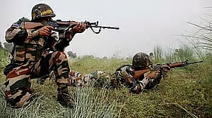 ಜಮ್ಮು ಮತ್ತು ಕಾಶ್ಮೀರ: ಉಗ್ರರ ವಿರುದ್ಧ ಸೇನಾಪಡೆಗಳ ಕಾರ್ಯಾಚರಣೆ