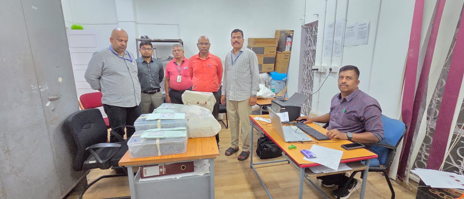 ವಿದೇಶಿ ಅಂಚೆ ಕಚೇರಿಯಲ್ಲಿ ಪರಿಶೀಲನೆ ನಡೆಸಿದ ಸಿಸಿಬಿ ಪೊಲೀಸರು 