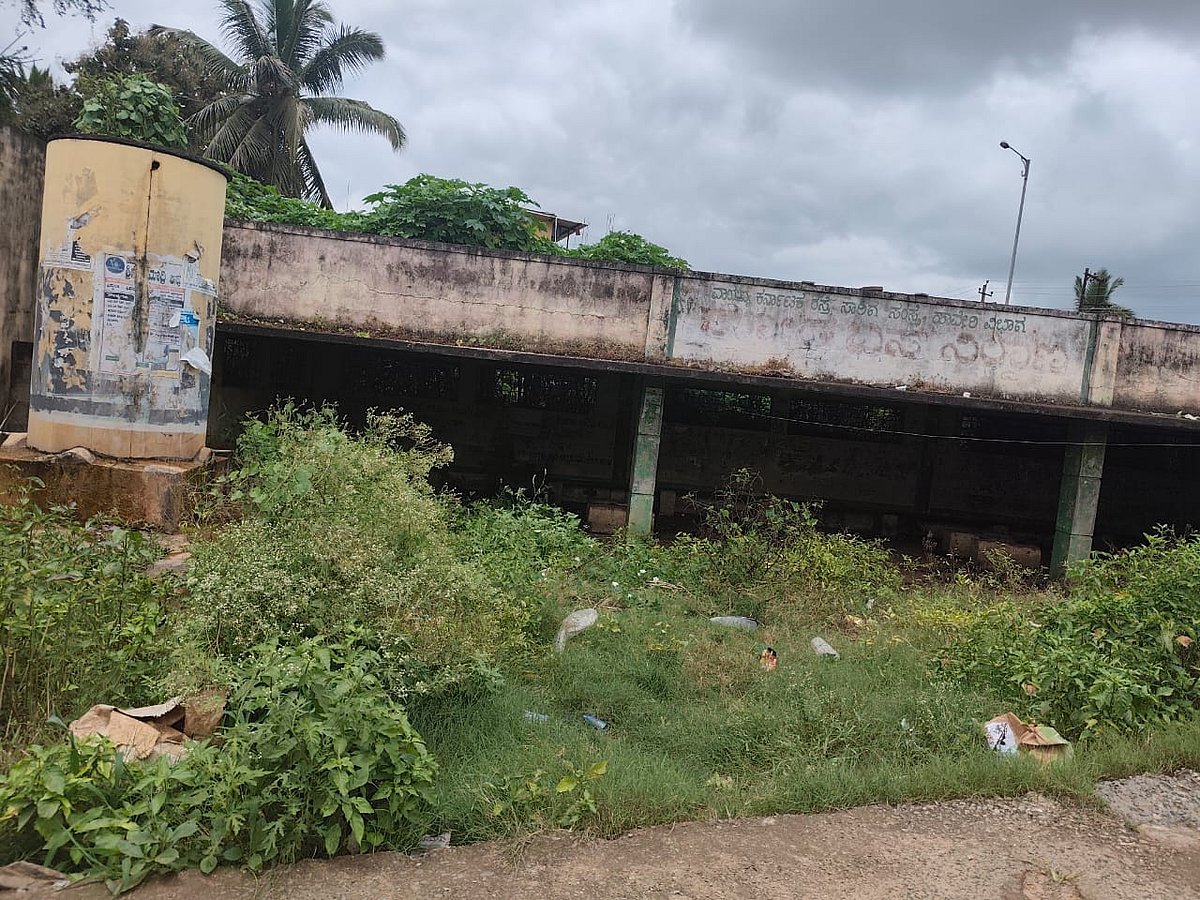 ಹಿರೇಕೆರೂರು ತಾಲ್ಲೂಕಿನ ಹಲವು ಬಸ್‌ ತಂಗುದಾಣ ಅವ್ಯವಸ್ಥೆ ಆಗರ