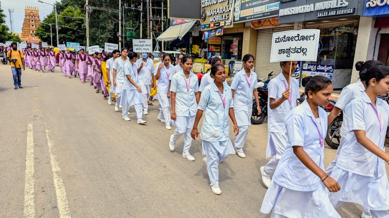 ಜಾಗೃತಿ ಜಾಥಾದಲ್ಲಿ ಭಾಗವಹಿಸಿದ್ದ ವಿದ್ಯಾರ್ಥಿಗಳು