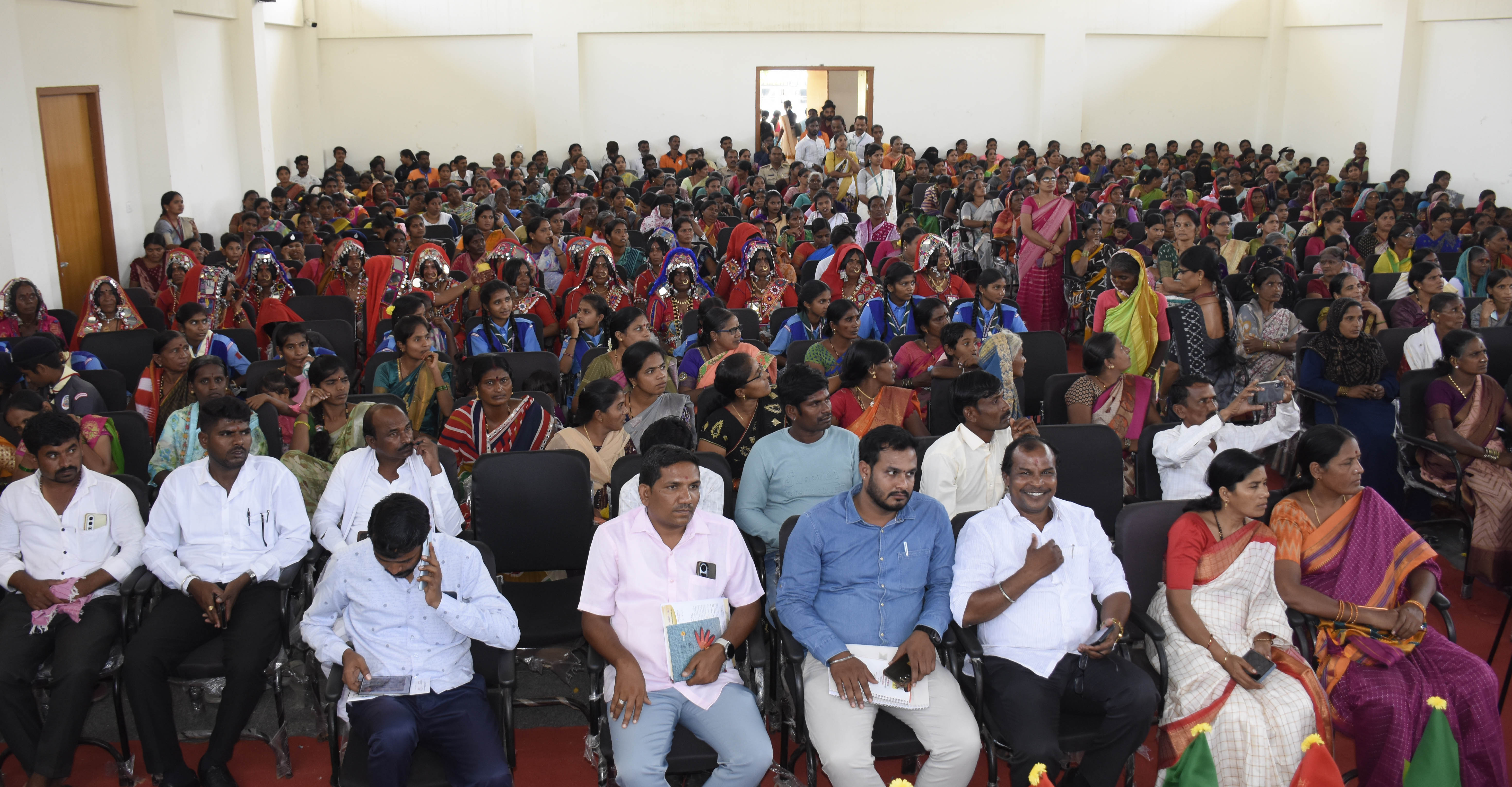 ಯಾದಗಿರಿಯಲ್ಲಿ ಶುಕ್ರವಾರ ನಡೆದ ಗಾಂಧಿಸ್ಮೃತಿ ಜನಜಾಗೃತಿ ಜಾಥಾ ಮತ್ತು ಸಮಾವೇಶದಲ್ಲಿ ಪಾಲ್ಗೊಂಡಿದ್ದ ಜನರು