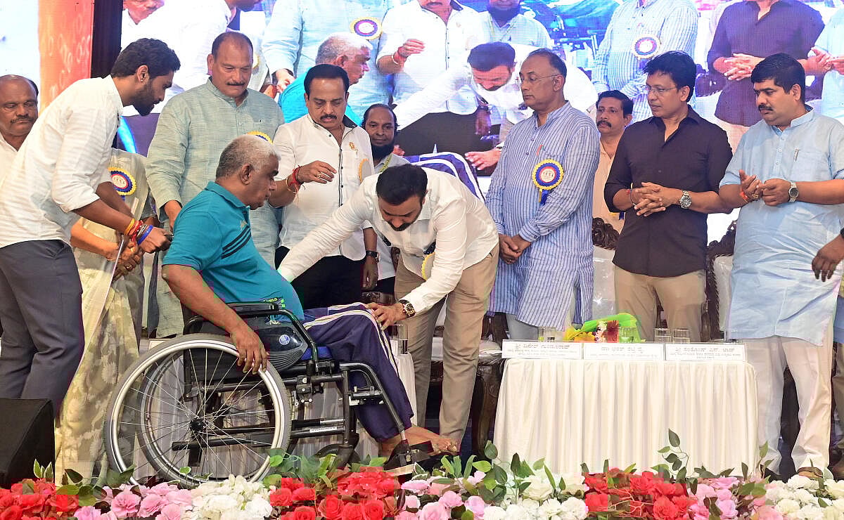 ಕಂಬಳ ಕಾರ್ಮಿಕರಿಗೂ ಸ್ಮಾರ್ಟ್‌ ಕಾರ್ಡ್‌: ಕಾರ್ಮಿಕ ಸಚಿವ ಸಂತೋಷ್ ಲಾಡ್