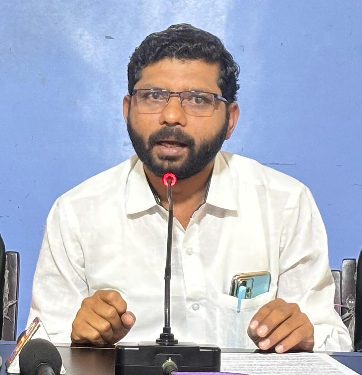 ರಂಗಣ್ಣ, ಕೆಲಸ ಮಾಡಿ, ಇಲ್ಲ ರಾಜೀನಾಮೆ ಕೊಡಿ: ಕಸಾಪ ಜಿಲ್ಲಾಧ್ಯಕ್ಷರಿಗೆ ಎಚ್ಚರಿಕೆ