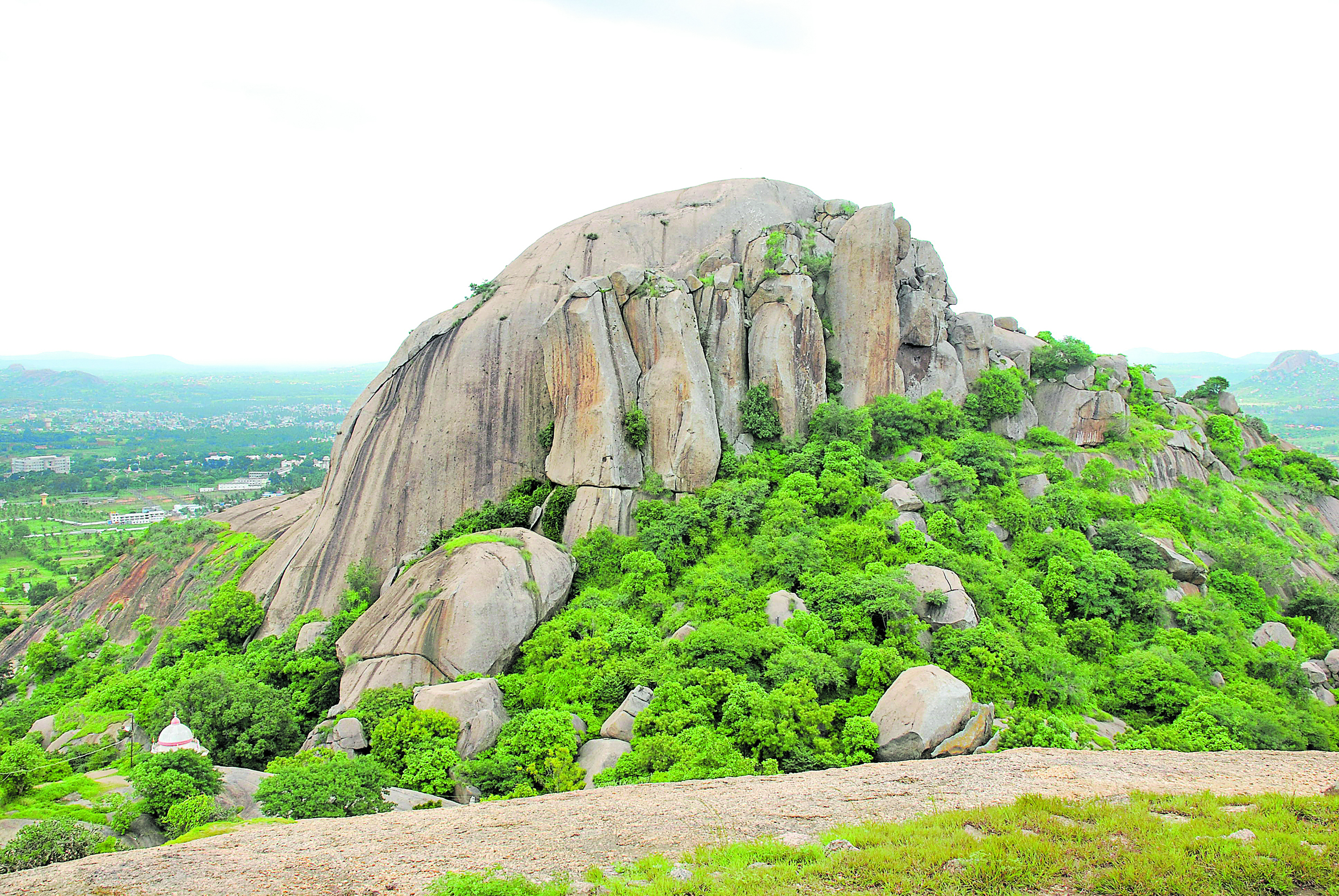 ಶೋಲೆ ಚಿತ್ರೀಕರಣಗೊಂಡಿದ್ದು ಇದೇ ರಾಮದೇವರ ಬೆಟ್ಟದ ತಪ್ಪಲಲ್ಲಿ