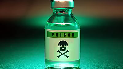 ನಿನ್ನ ಪ್ರೀತಿ ನಿಜವಾಗಿದ್ದರೆ ವಿಷ ಸೇವಿಸು ಎಂದ ಪ್ರಿಯತಮೆಯ ಕುಟುಂಬ:ಮುಂದೇನಾಯ್ತು!